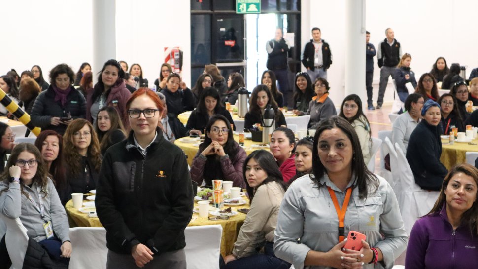 Más de 330 mujeres que integran Radomiro Tomic conmemoraron el Día Internacional de la Mujer